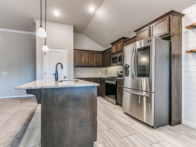 Building Photo - 3bed/2bath Home Available in the Heart of ...