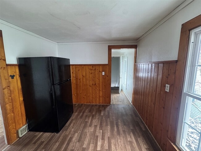 Building Photo - 54 Mary St