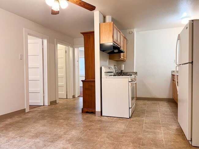 Building Photo - OWN961