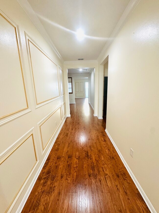 Building Photo - 519 Bottlebrush Loop