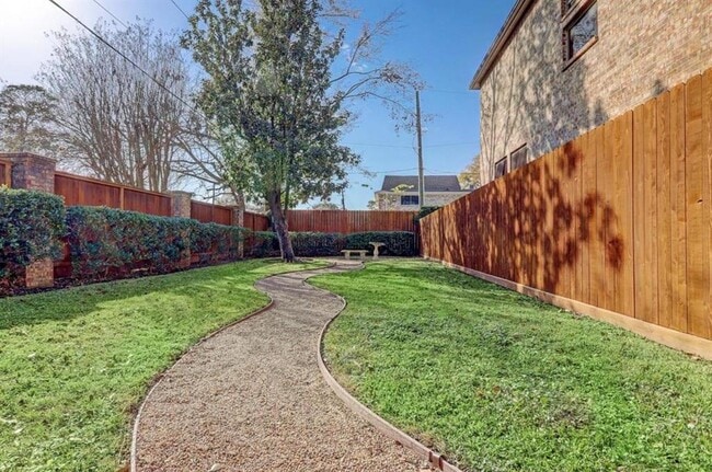 Building Photo - 2908 N Becca Ln