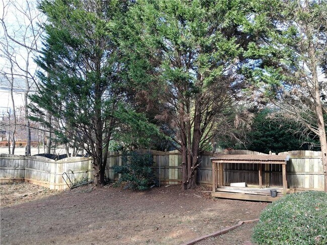 Building Photo - 7235 Treyburn Dr