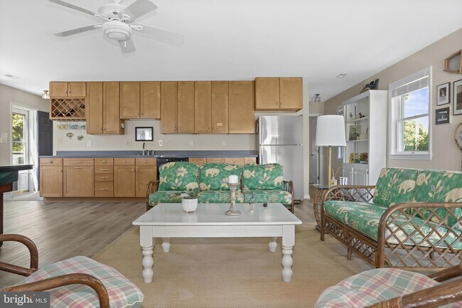 Building Photo - 638 Marlborough Point Rd