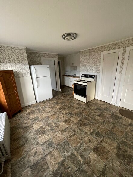 Building Photo - 21 Dingley St