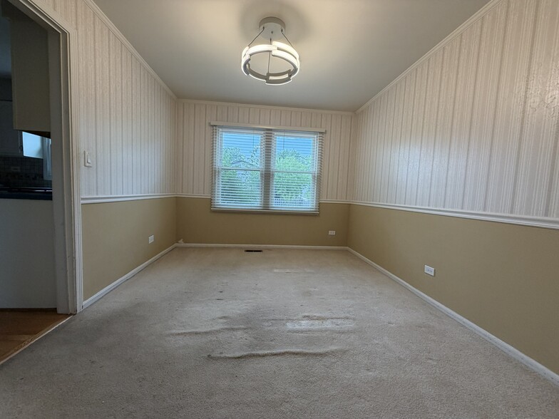 Dining room - 361 Chicory Ln