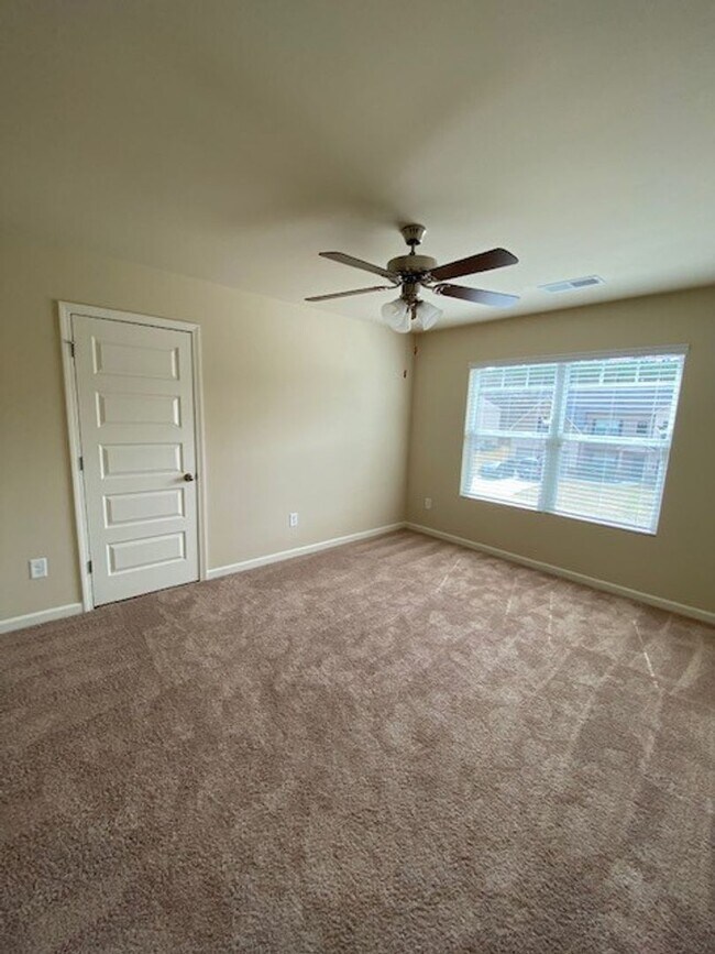Building Photo - 4702 Southwind Rd