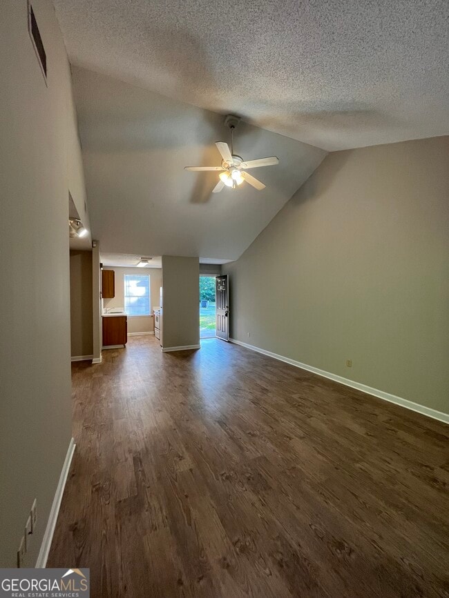 Building Photo - 300 Admiral's Walk Dr