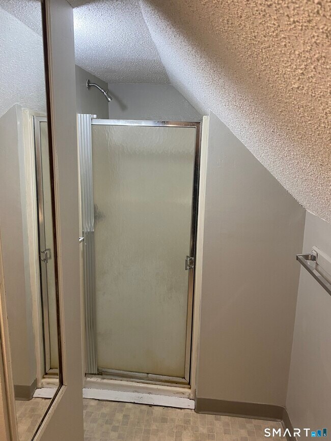 Building Photo - 1880 Seaview Ave