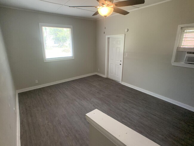 Building Photo - 1714 McHenry Ave