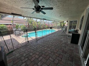 Building Photo - 9664 W Lake Ct