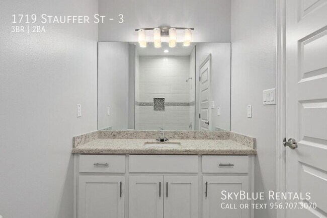 Building Photo - 1719 Stauffers St