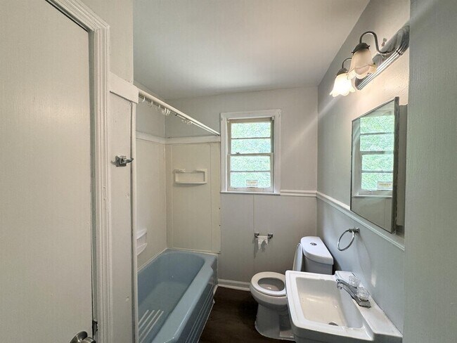 Building Photo - 5121 Pinefield Dr