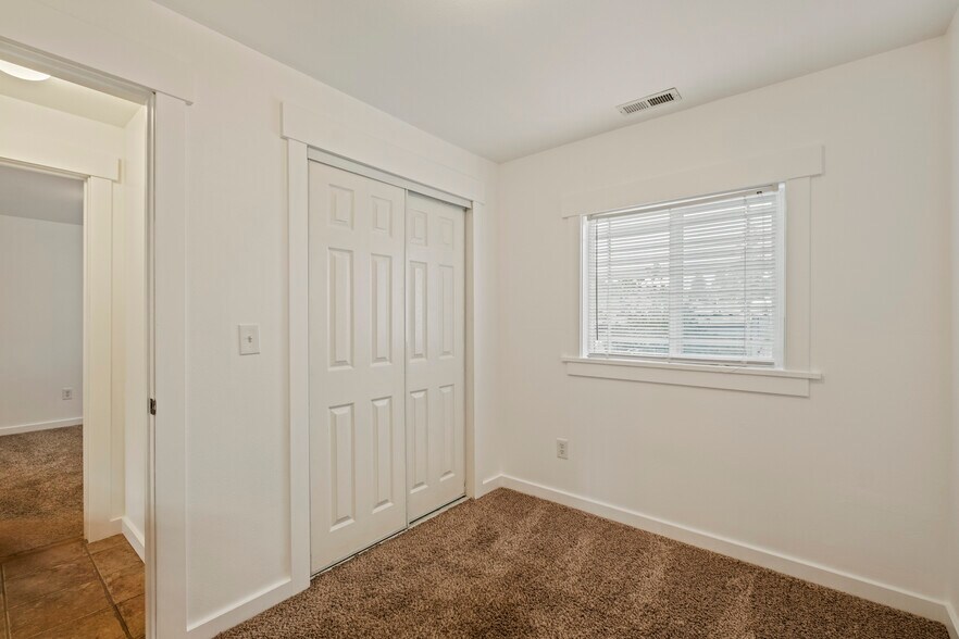 Building Photo - 2506 NE Franklin St