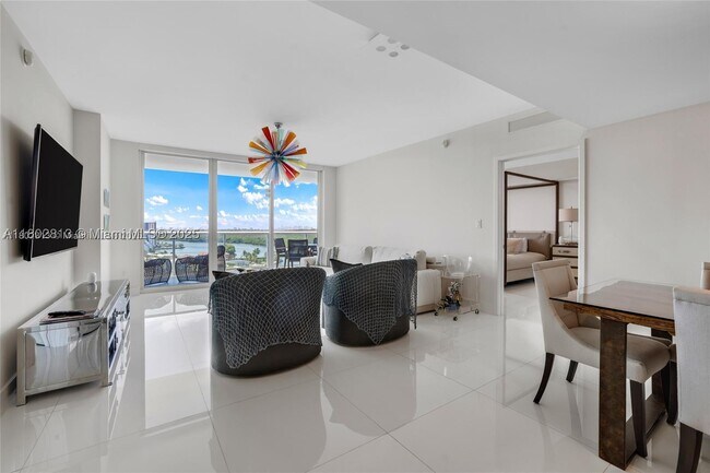 Building Photo - 400 Sunny Isles Blvd