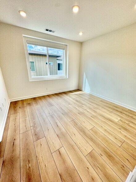 Master bedroom. Size: 12.5'x12'. Luxe owner’s suite, complete with a private bath and walk-in closet - 14350 Savannah Ct