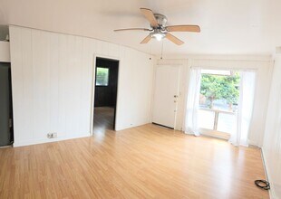 Building Photo - Lower Nuuanu 3 Bedroom 1.5 Bathroom Quiet ...