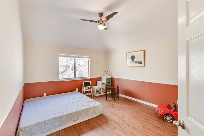Building Photo - 9001 Sunburst Terrace