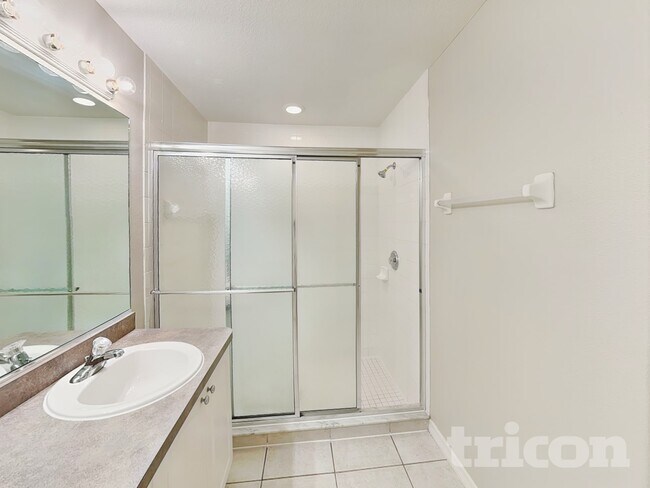 Building Photo - 2707 95th St E