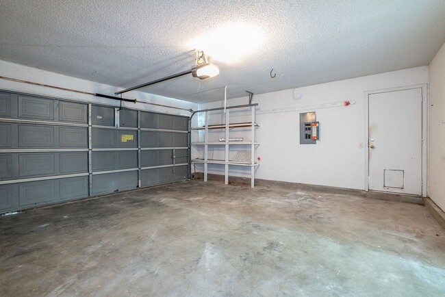 Building Photo - Gorgeous 4 Bedroom Remodel, Union Schools!