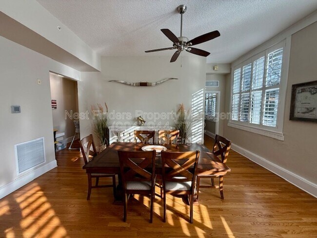 Building Photo - 2525 College St