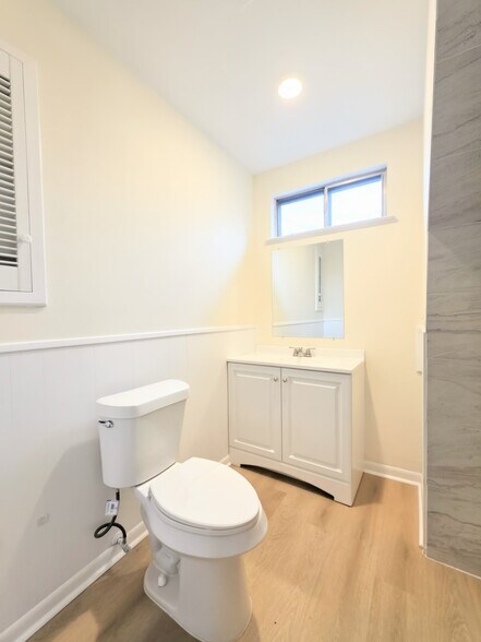 Building Photo - 174 Circle Dr