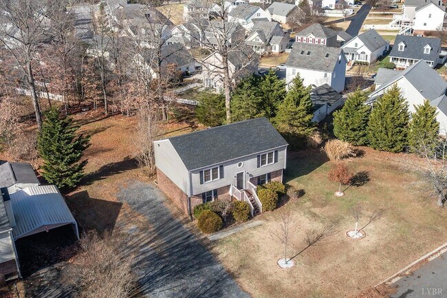 Building Photo - 117 Settlement Dr