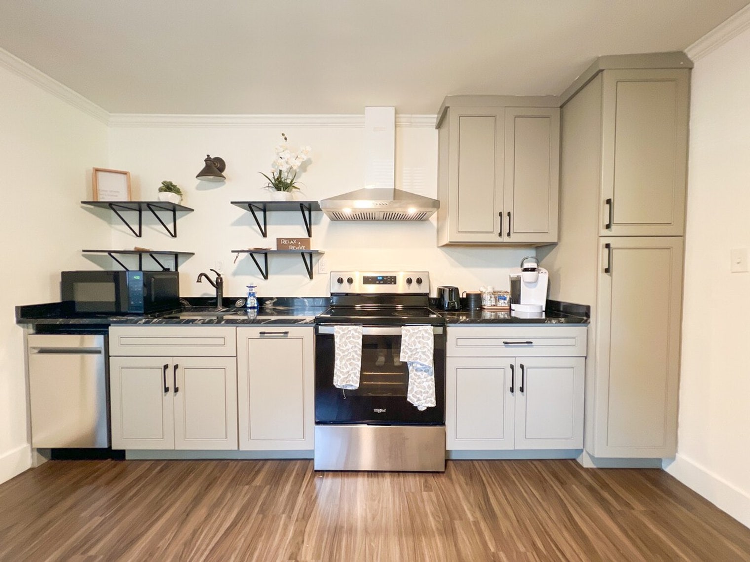 Building Photo - 214 McGarity St