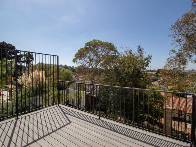 Building Photo - Stunning Fully Remodeled Home in Rancho De...