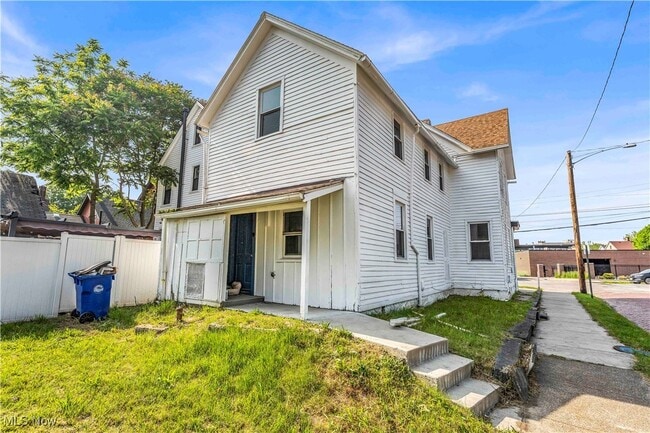 Building Photo - 3701 Chatham Ave