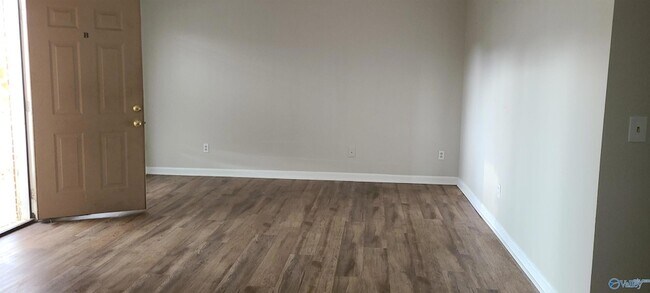 Building Photo - 6214 Robinhood Ln NW