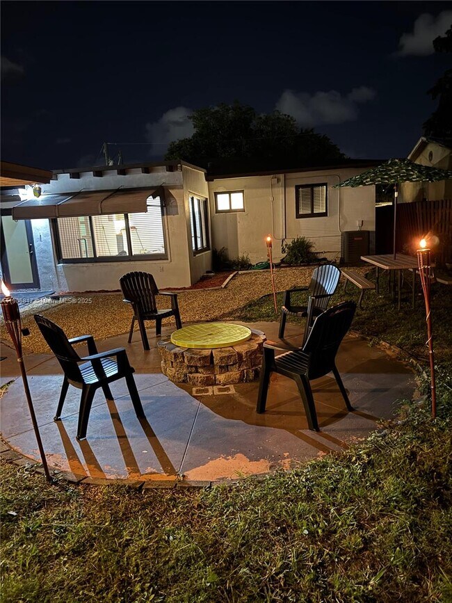 Building Photo - 117 NE 2nd Terrace