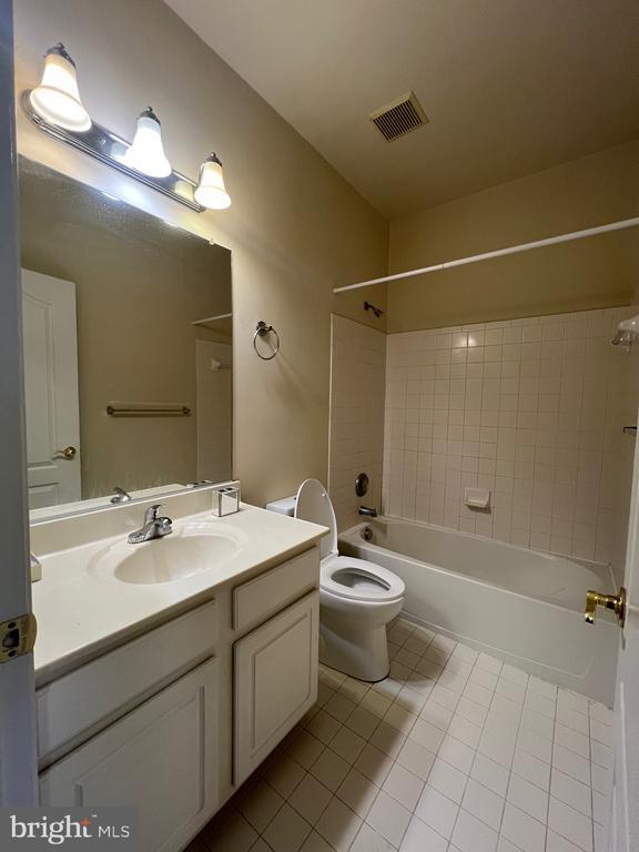 Building Photo - 604 Ridgemont Ave