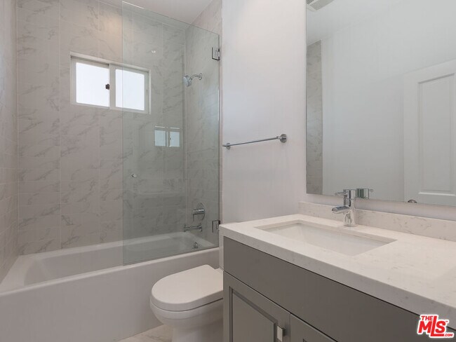 Building Photo - 230 S Hamilton Dr