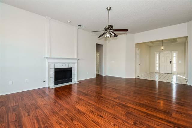 Building Photo - 2825 Clearmeadow Dr