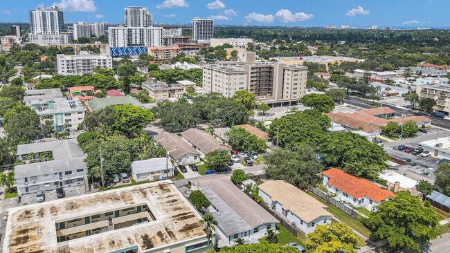 Building Photo - 1841 Adams St