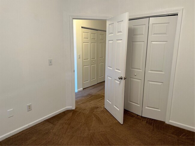 Building Photo - 707 Bellview Way