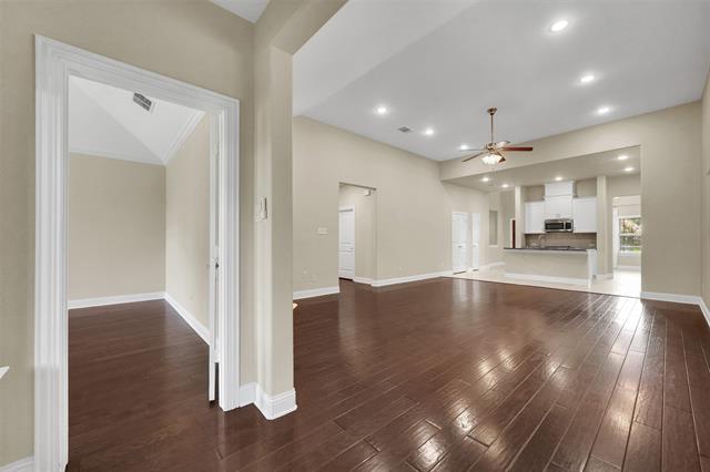 Building Photo - 5805 Zinnia Dr