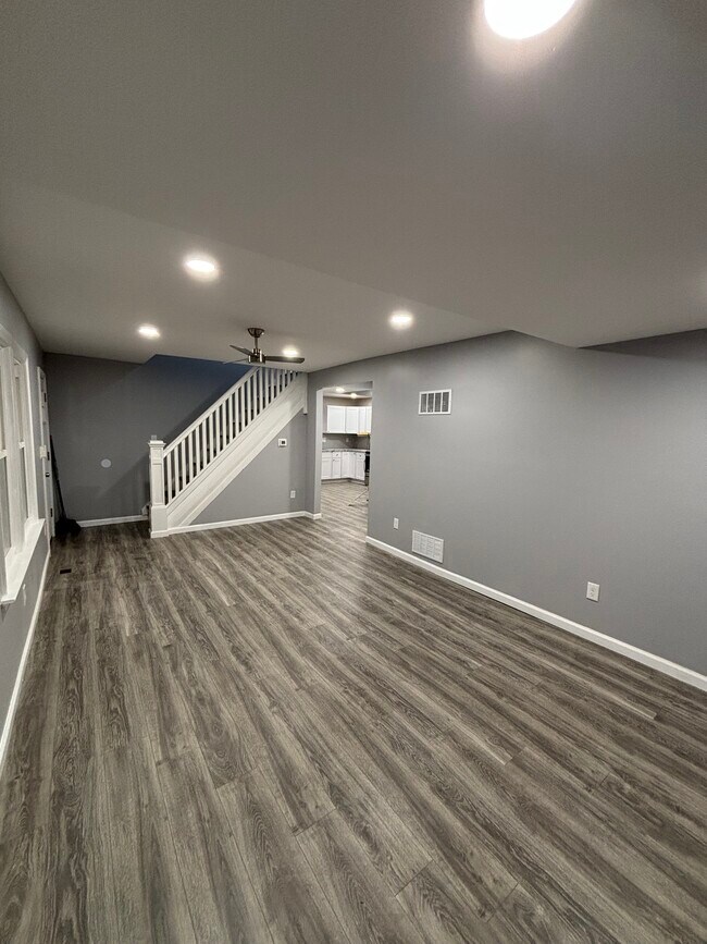 Building Photo - 2410 Cedar Ave