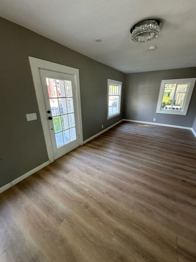 Building Photo - Cozy Santa Cruz Cottage