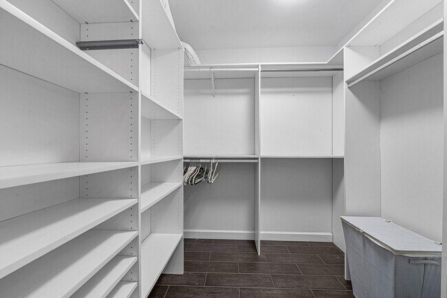 Building Photo - 855 Berkley St