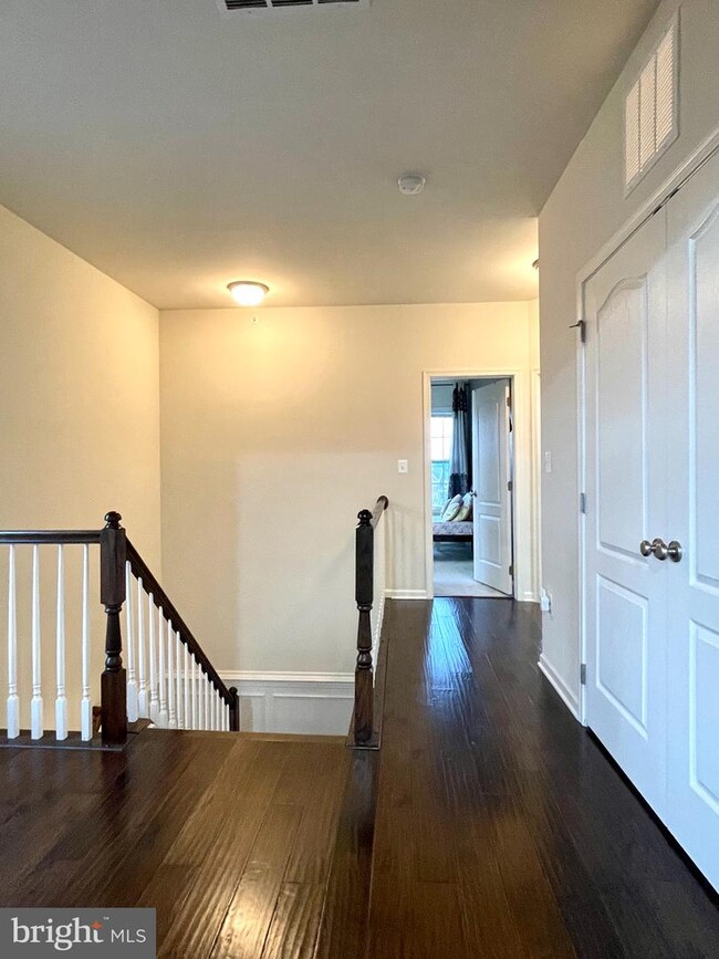 Building Photo - 23814 Hopewell Manor Terrace