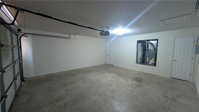 Building Photo - 3362 Brian St