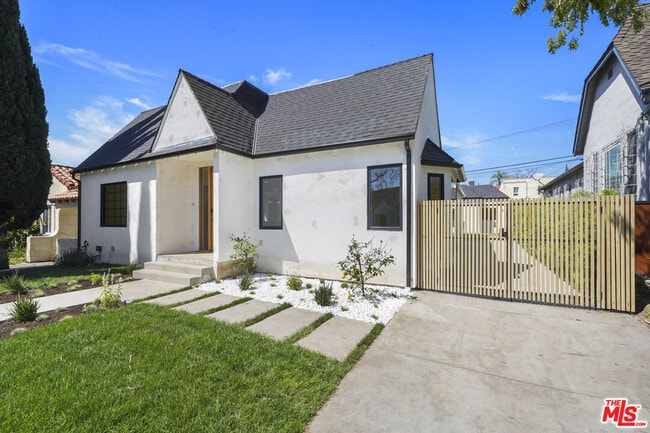 Building Photo - 1161 Stearns Dr