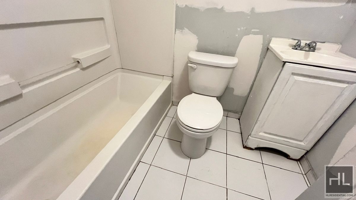 Building Photo - NORTH BURGHER AVENUE