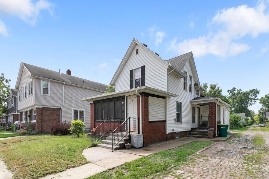 Building Photo - 315 S West St