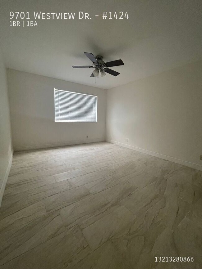 Building Photo - 9701 Westview Dr