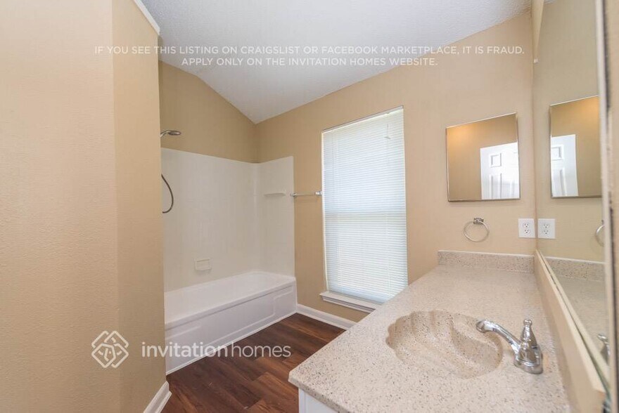 Building Photo - 2510 Rialto Way