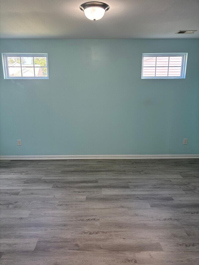 Building Photo - 1825 Polaris Dr