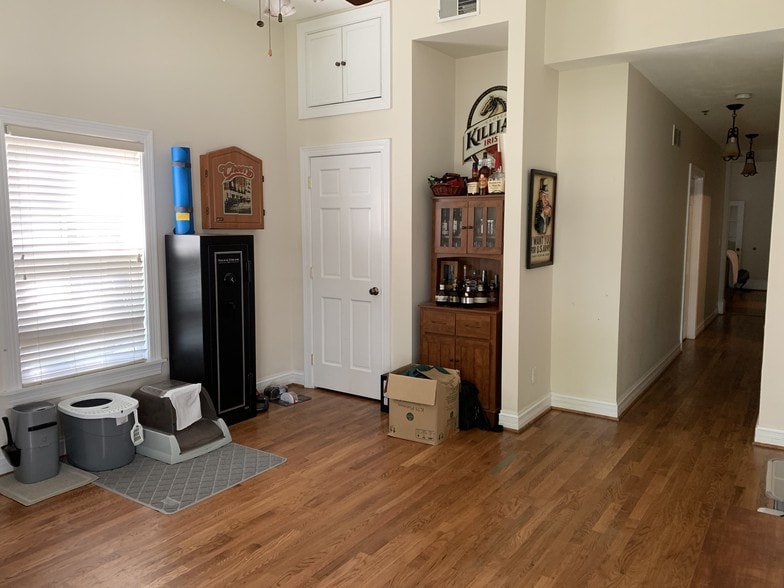 Bonus Room - 1041 Cherokee Rd