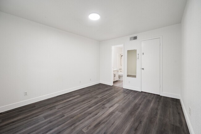 Building Photo - 10733 Braes Bend Dr